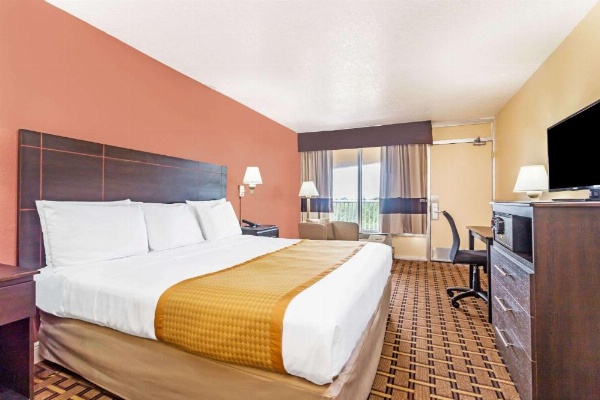 Days Inn by Wyndham Fort Lauderdale-Oakland Park Airport N image 11