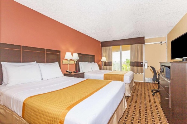 Days Inn by Wyndham Fort Lauderdale-Oakland Park Airport N image 13